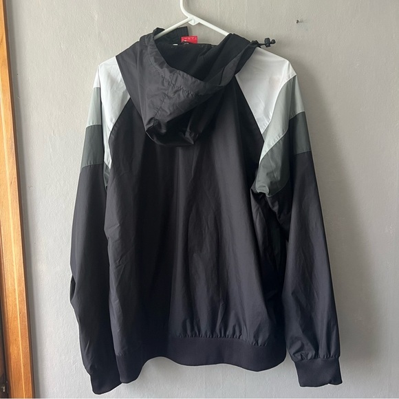 Puma Men’s Black and White Track Jacket Size Large - Picture 7 of 8